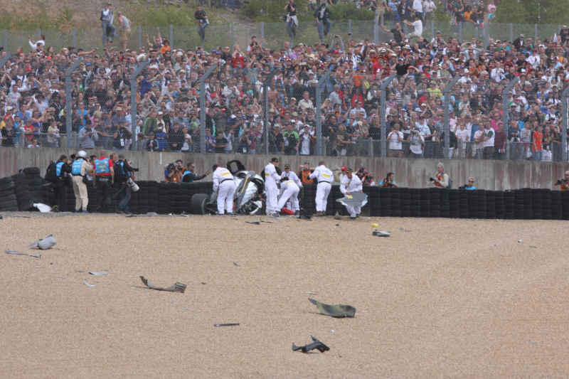Illustration for article titled First amazing Audi R18 Le Mans post-crash photos